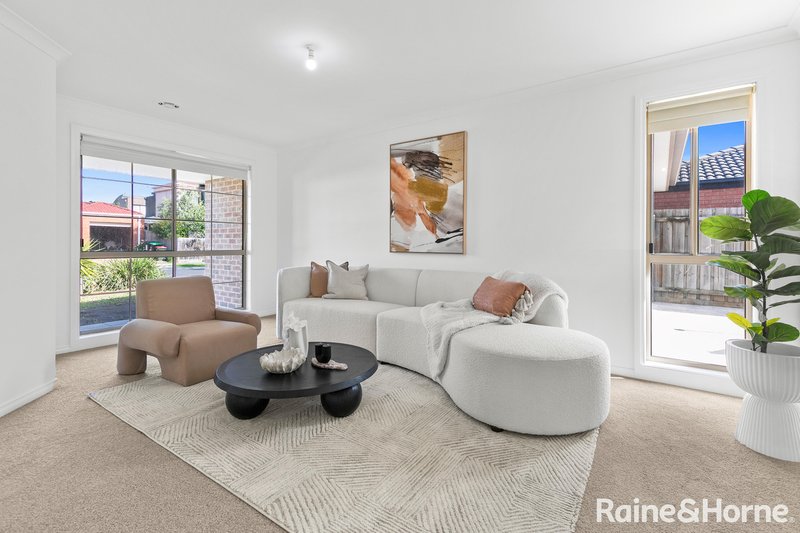 Photo - 5 Regency Road, Roxburgh Park VIC 3064 - Image 2