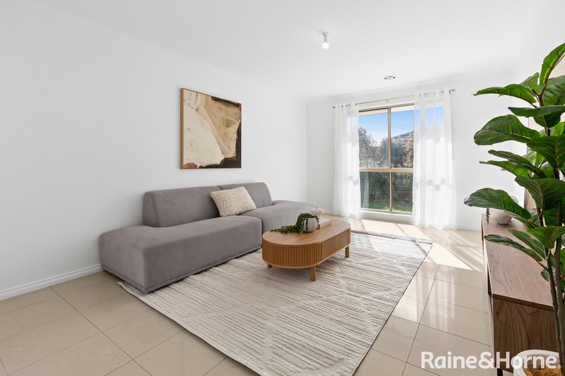 Photo - 5 Regency Road, Roxburgh Park VIC 3064 - Image 7