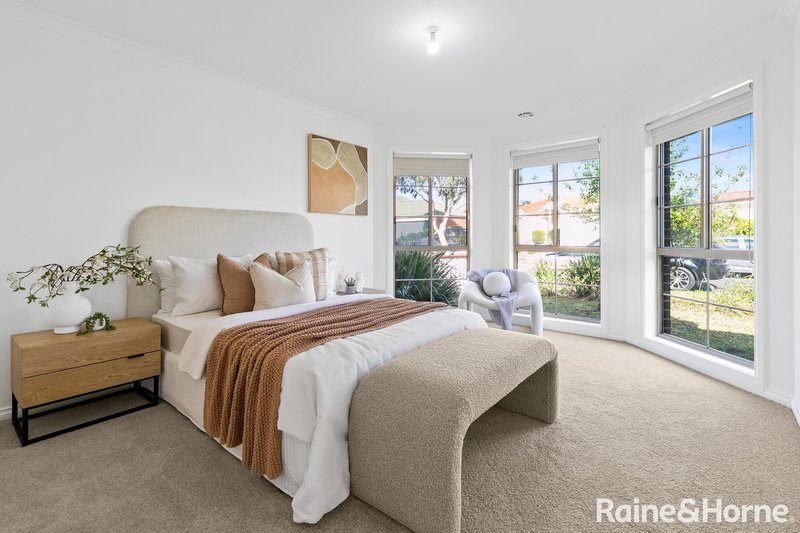 Photo - 5 Regency Road, Roxburgh Park VIC 3064 - Image 8