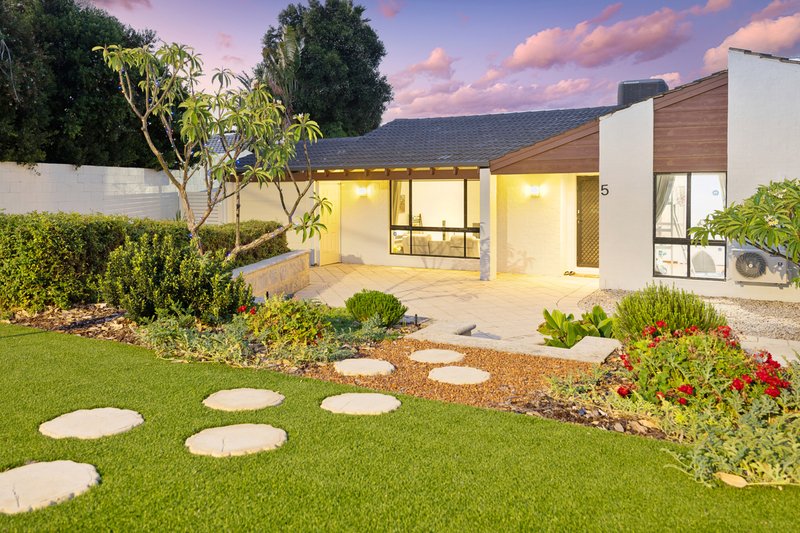 Photo - 5 Renou Way, Bateman WA 6150 - Image 1