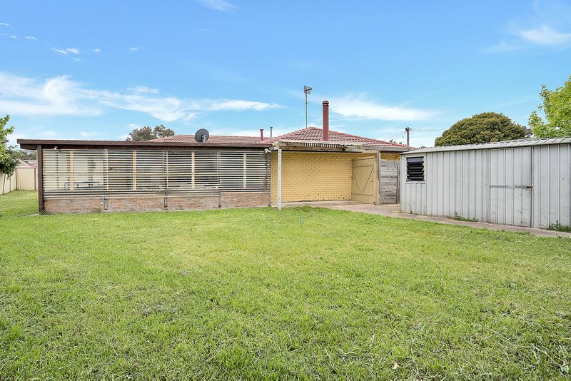 Photo - 5 Renwick Close, Craigieburn VIC 3064 - Image 15