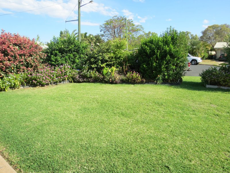 Photo - 5 Reo Place, Emerald QLD 4720 - Image 3