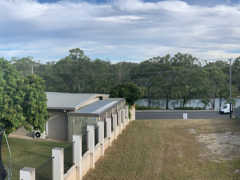 Photo - 5 Richard Street, Boyne Island QLD 4680 - Image 23