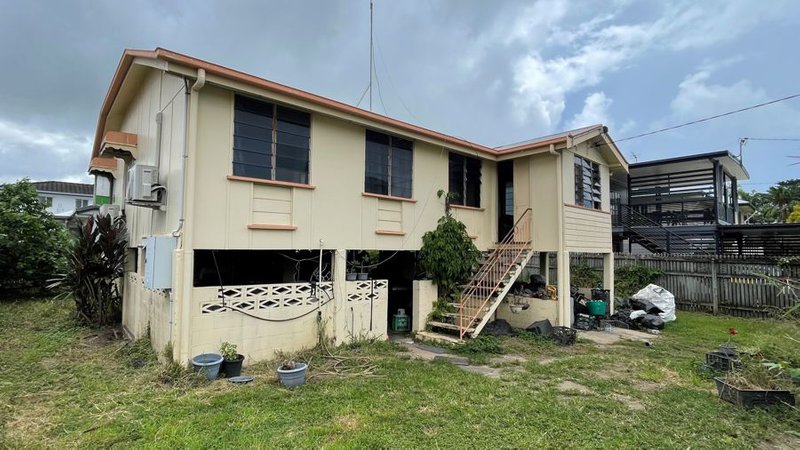 Photo - 5 Richmond Street, Hermit Park QLD 4812 - Image 2