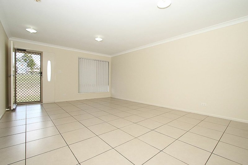 Photo - 5 Riley Court, Kensington Grove QLD 4341 - Image 3