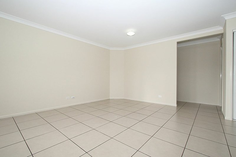 Photo - 5 Riley Court, Kensington Grove QLD 4341 - Image 12