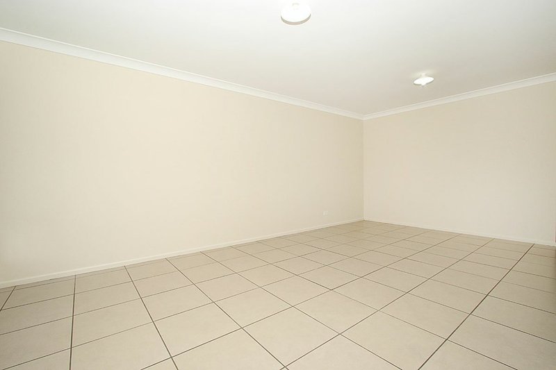 Photo - 5 Riley Court, Kensington Grove QLD 4341 - Image 13