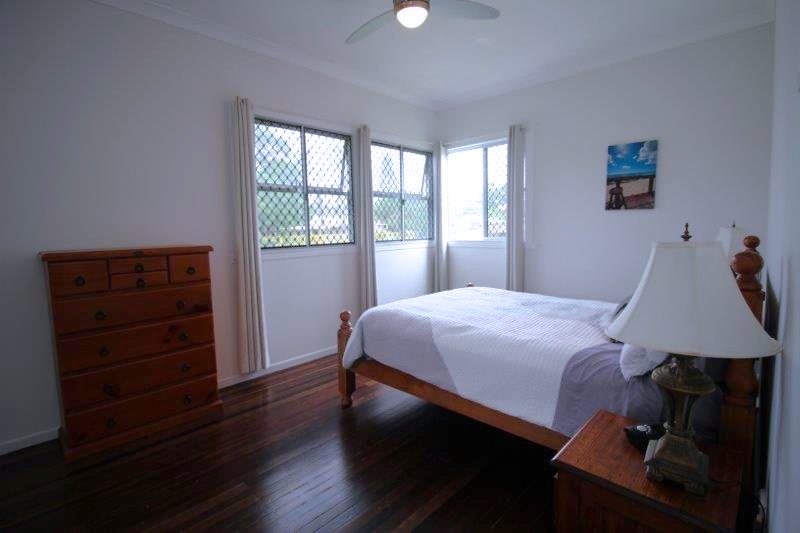 Photo - 5 Riley Street, Urangan QLD 4655 - Image 9