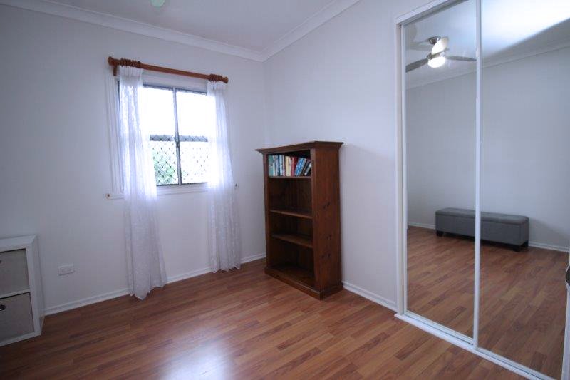 Photo - 5 Riley Street, Urangan QLD 4655 - Image 12