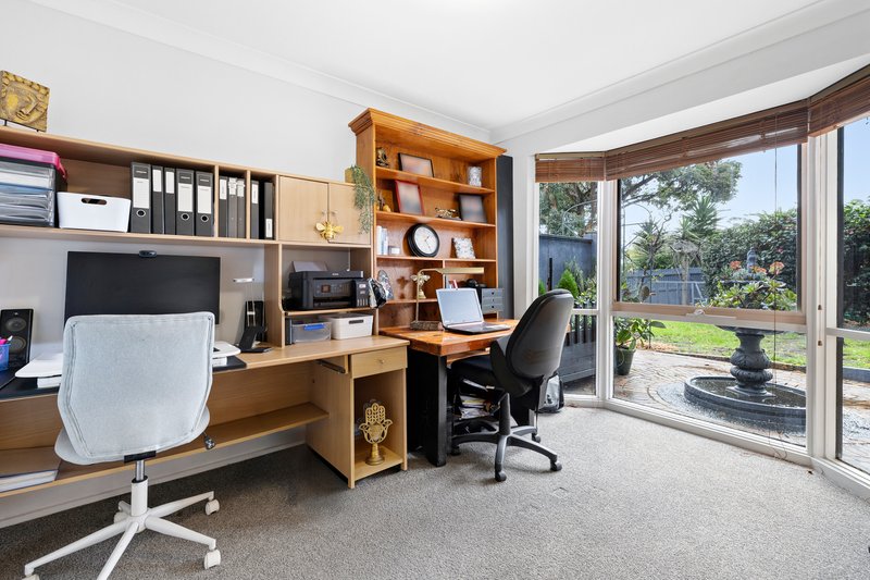 Photo - 5 Rimfire Crescent, Cranbourne VIC 3977 - Image 13