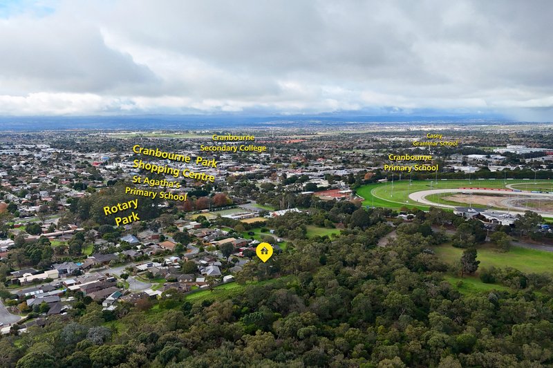 Photo - 5 Rimfire Crescent, Cranbourne VIC 3977 - Image 21