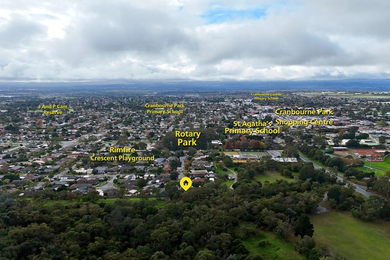 Photo - 5 Rimfire Crescent, Cranbourne VIC 3977 - Image 22
