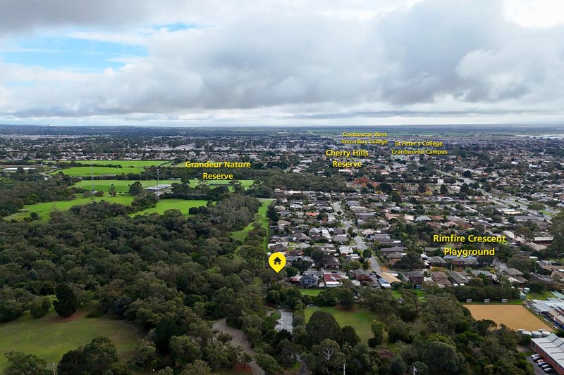 Photo - 5 Rimfire Crescent, Cranbourne VIC 3977 - Image 23