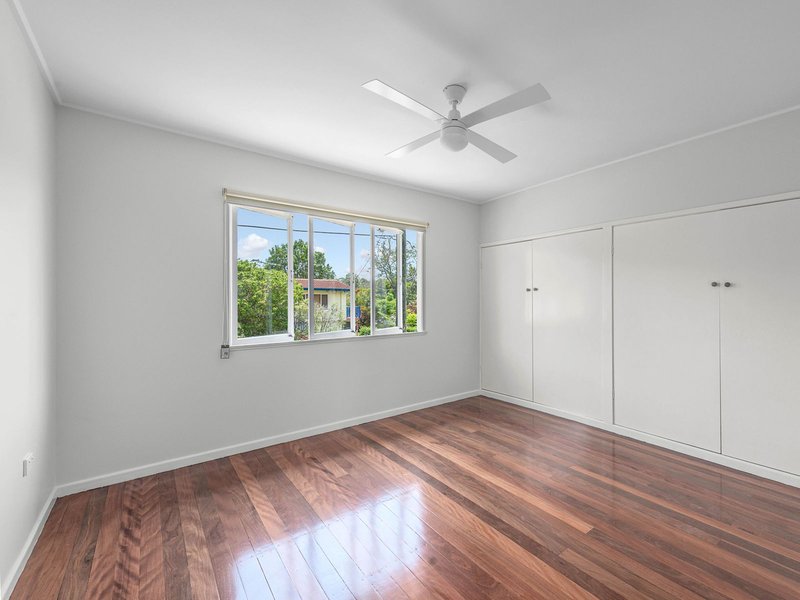 Photo - 5 Risdon Street, Chermside West QLD 4032 - Image 6