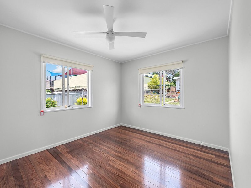 Photo - 5 Risdon Street, Chermside West QLD 4032 - Image 8