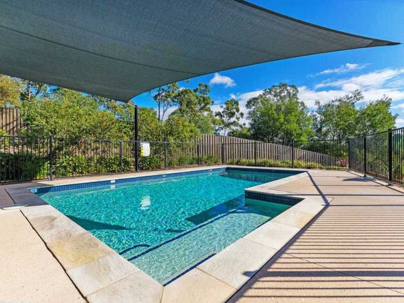 5 Rise Circuit, Pacific Pines QLD 4211