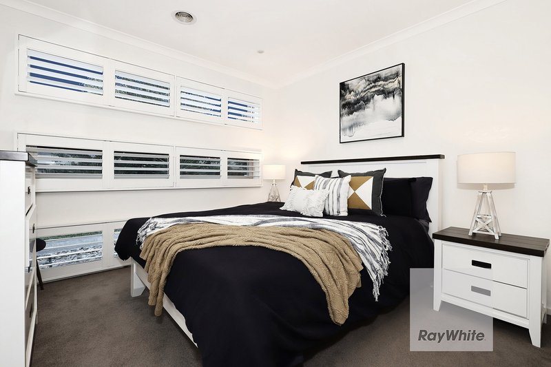 Photo - 5 Rivette Street, Craigieburn VIC 3064 - Image 8