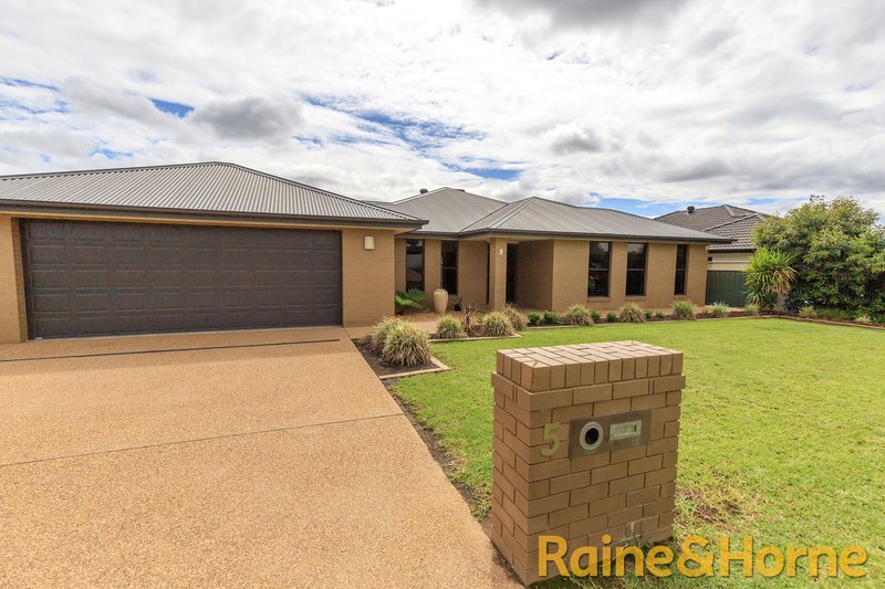 5 Riviera Avenue, Dubbo NSW 2830