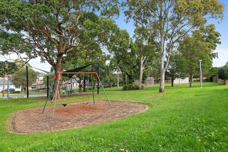 Photo - 5 Robin Place, Roselands NSW 2196 - Image 12