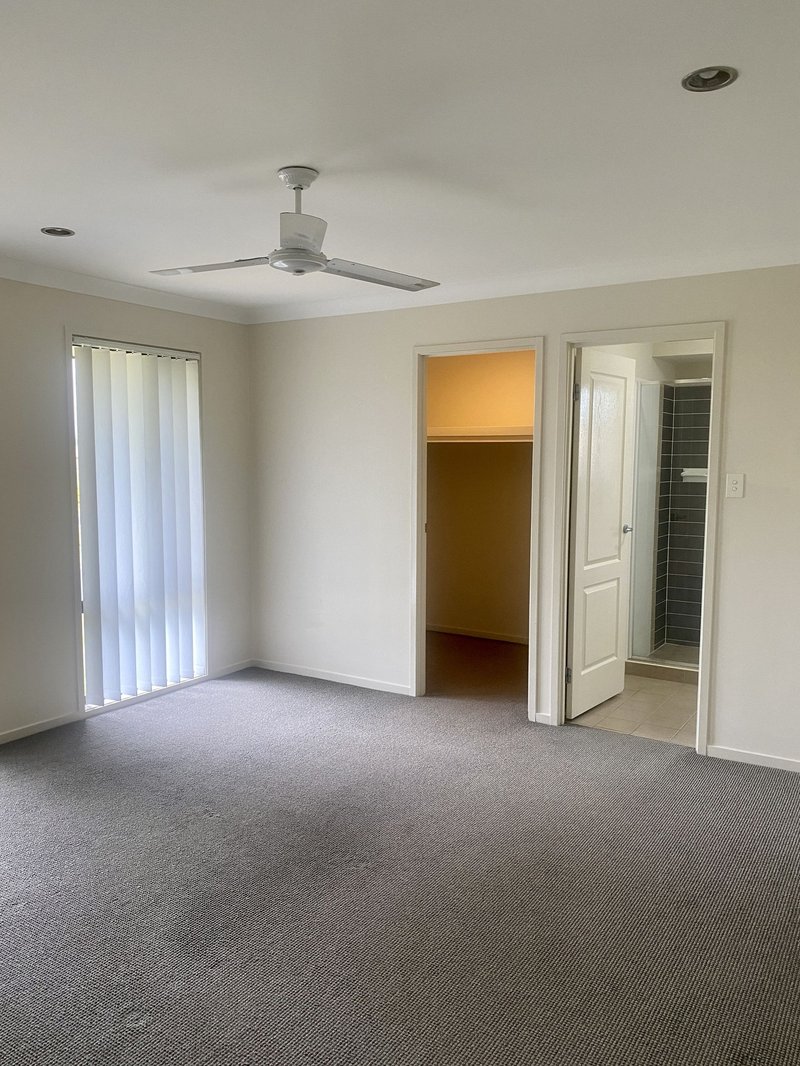 Photo - 5 Robinia Court, Morayfield QLD 4506 - Image 2