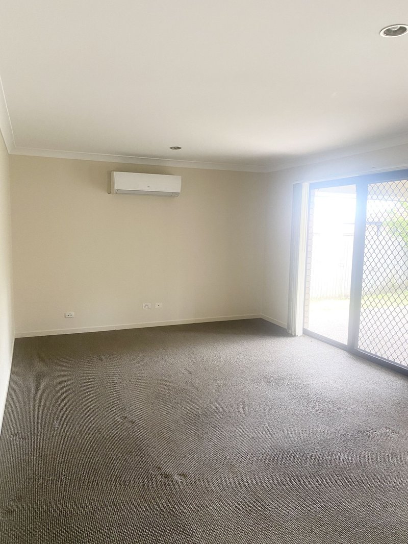 Photo - 5 Robinia Court, Morayfield QLD 4506 - Image 14