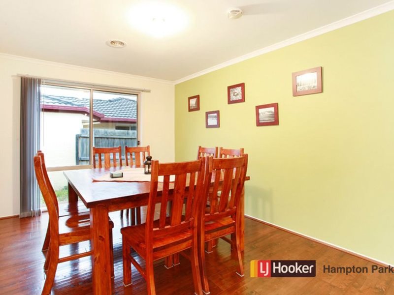 Photo - 5 Rochford Place, Narre Warren South VIC 3805 - Image 5