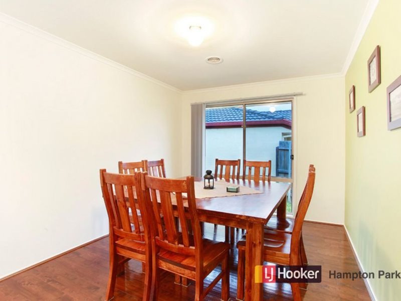 Photo - 5 Rochford Place, Narre Warren South VIC 3805 - Image 6