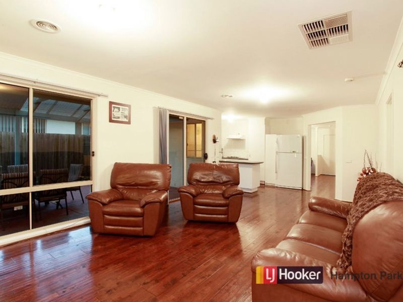 Photo - 5 Rochford Place, Narre Warren South VIC 3805 - Image 7