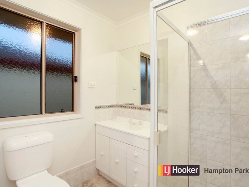 Photo - 5 Rochford Place, Narre Warren South VIC 3805 - Image 10