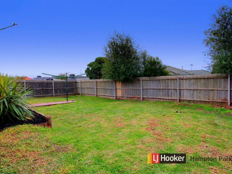 Photo - 5 Rochford Place, Narre Warren South VIC 3805 - Image 16