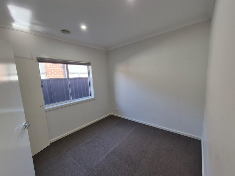 Photo - 5 Rockgarden Way, Wollert VIC 3750 - Image 7