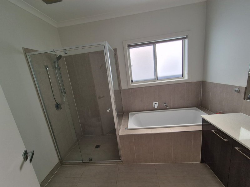 Photo - 5 Rockgarden Way, Wollert VIC 3750 - Image 11