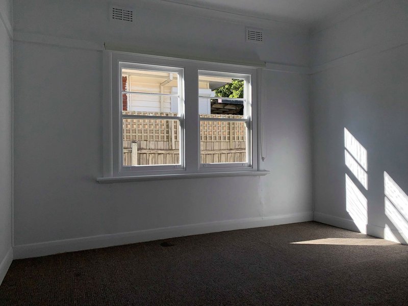 Photo - 5 Rodney Avenue, Coburg North VIC 3058 - Image 6