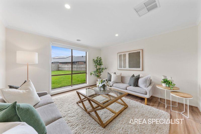 Photo - 5 Ronit Court, Pakenham VIC 3810 - Image 13