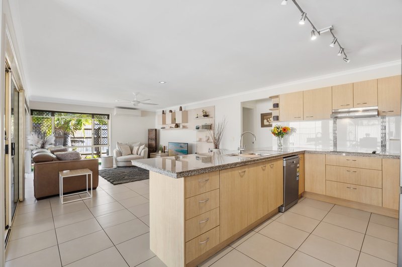 Photo - 5 Rosea Court, Currimundi QLD 4551 - Image 6