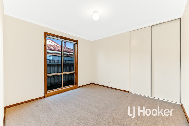 Photo - 5 Rossi Close, Pakenham VIC 3810 - Image 10