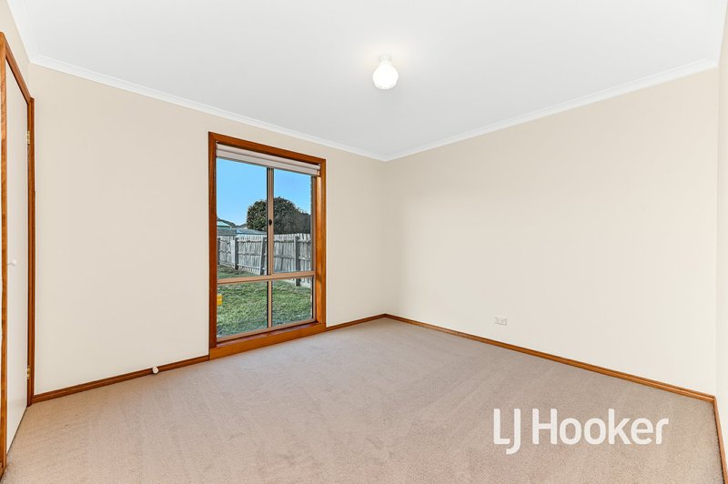 Photo - 5 Rossi Close, Pakenham VIC 3810 - Image 11