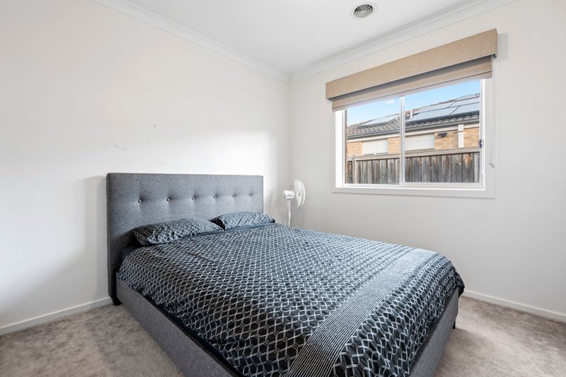 Photo - 5 Rowanval Terrace, Mernda VIC 3754 - Image 8