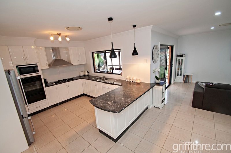 Photo - 5 Rowley Street, Griffith NSW 2680 - Image 3