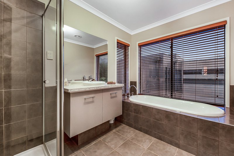 Photo - 5 Royal Oak Court, Mulgrave VIC 3170 - Image 10