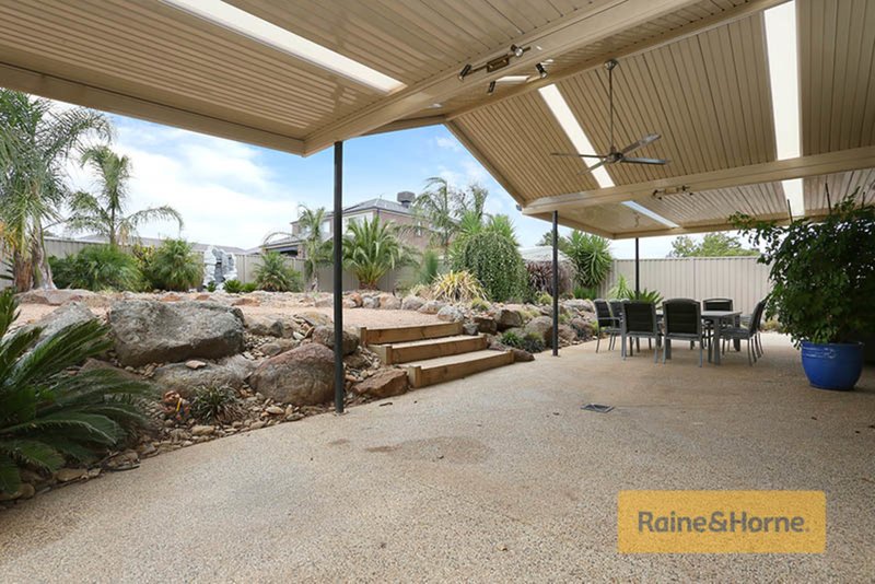 Photo - 5 Royal Terrace, Melton West VIC 3337 - Image 14