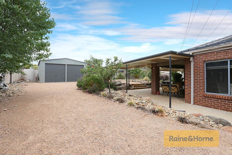 Photo - 5 Royal Terrace, Melton West VIC 3337 - Image 15