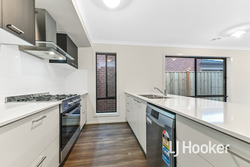 Photo - 5 Rubato Street, Clyde VIC 3978 - Image 4