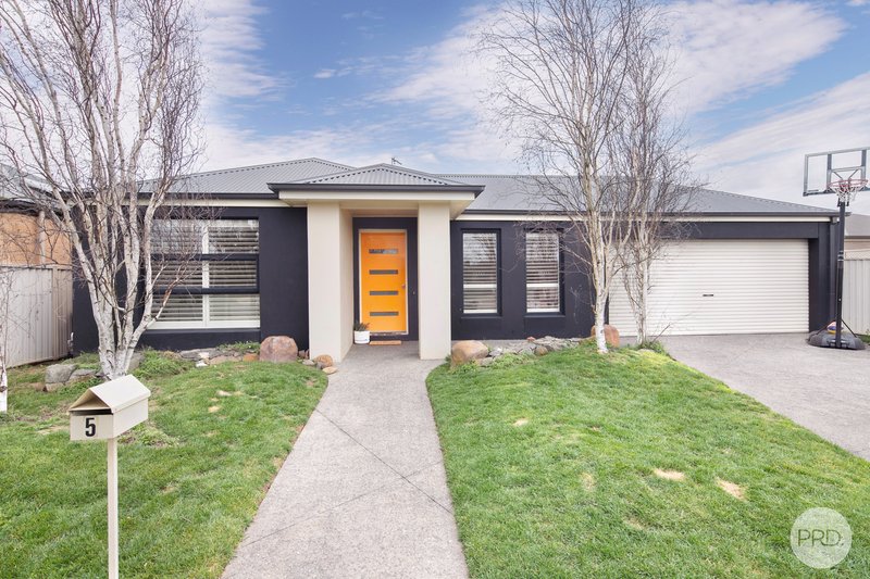 Photo - 5 Ruby Close, Delacombe VIC 3356 - Image 1