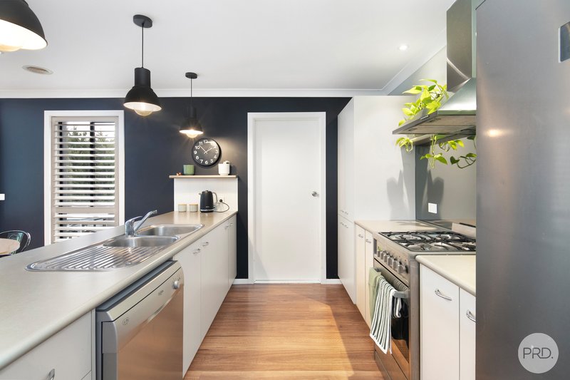 Photo - 5 Ruby Close, Delacombe VIC 3356 - Image 6