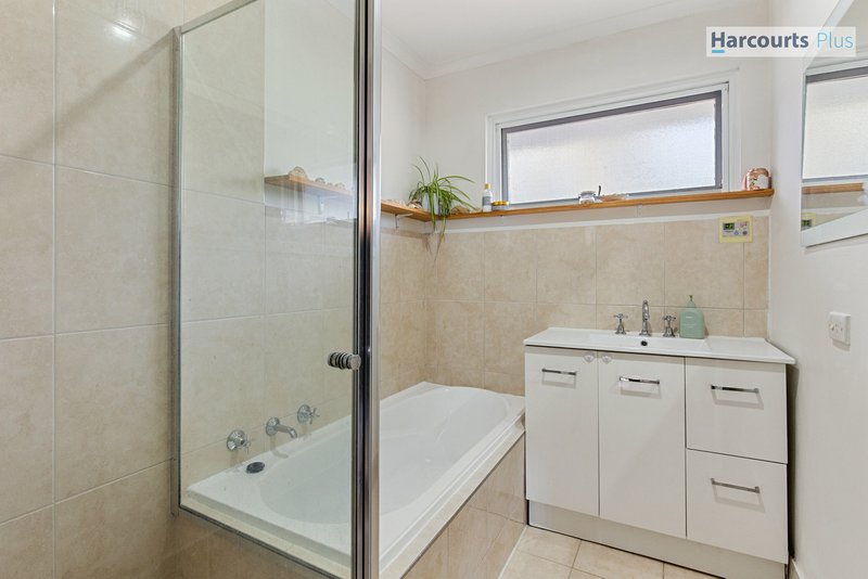 Photo - 5 Rupara Court, Hallett Cove SA 5158 - Image 15