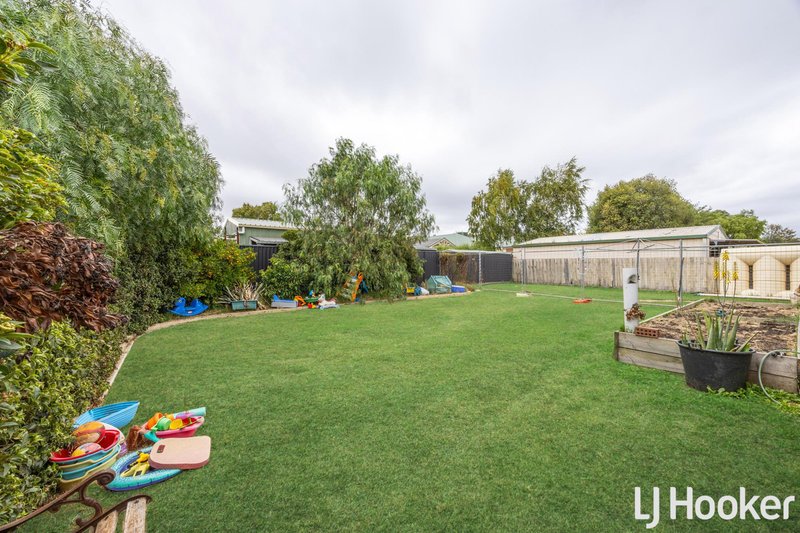 Photo - 5 Russell Court, Brookfield VIC 3338 - Image 5