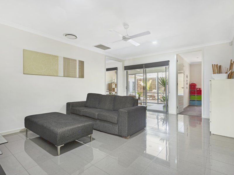 Photo - 5 Rutherford Circuit, Gilston QLD 4211 - Image 12