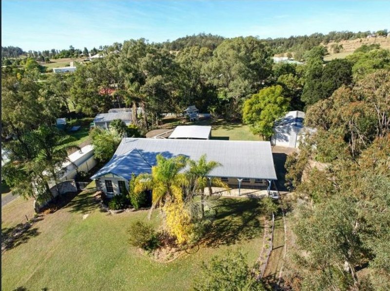 Photo - 5 Rutherford Road, Withcott QLD 4352 - Image 14