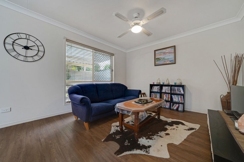 Photo - 5 Rutyna Crescent, Crestmead QLD 4132 - Image 2